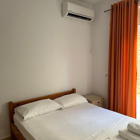 Vila Lemon Tree Sarandë 외부 사진