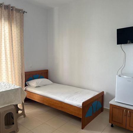 Vila Lemon Tree Sarandë 외부 사진