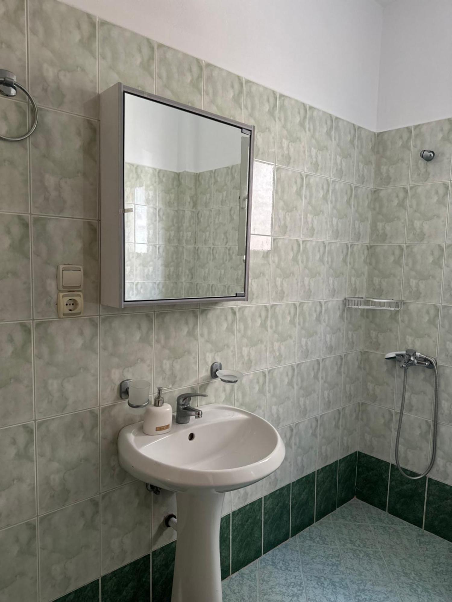 Vila Lemon Tree Sarandë 외부 사진