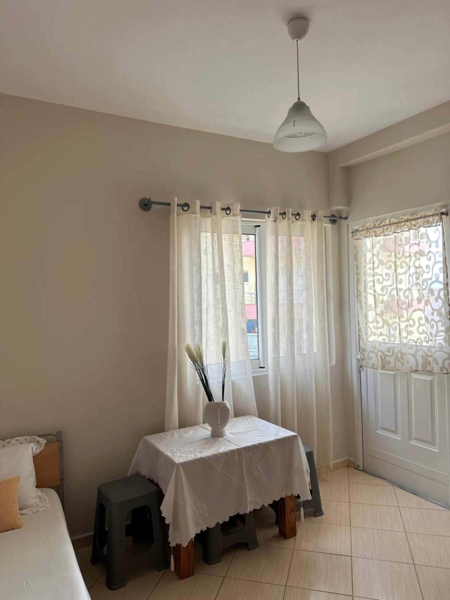 Vila Lemon Tree Sarandë 외부 사진