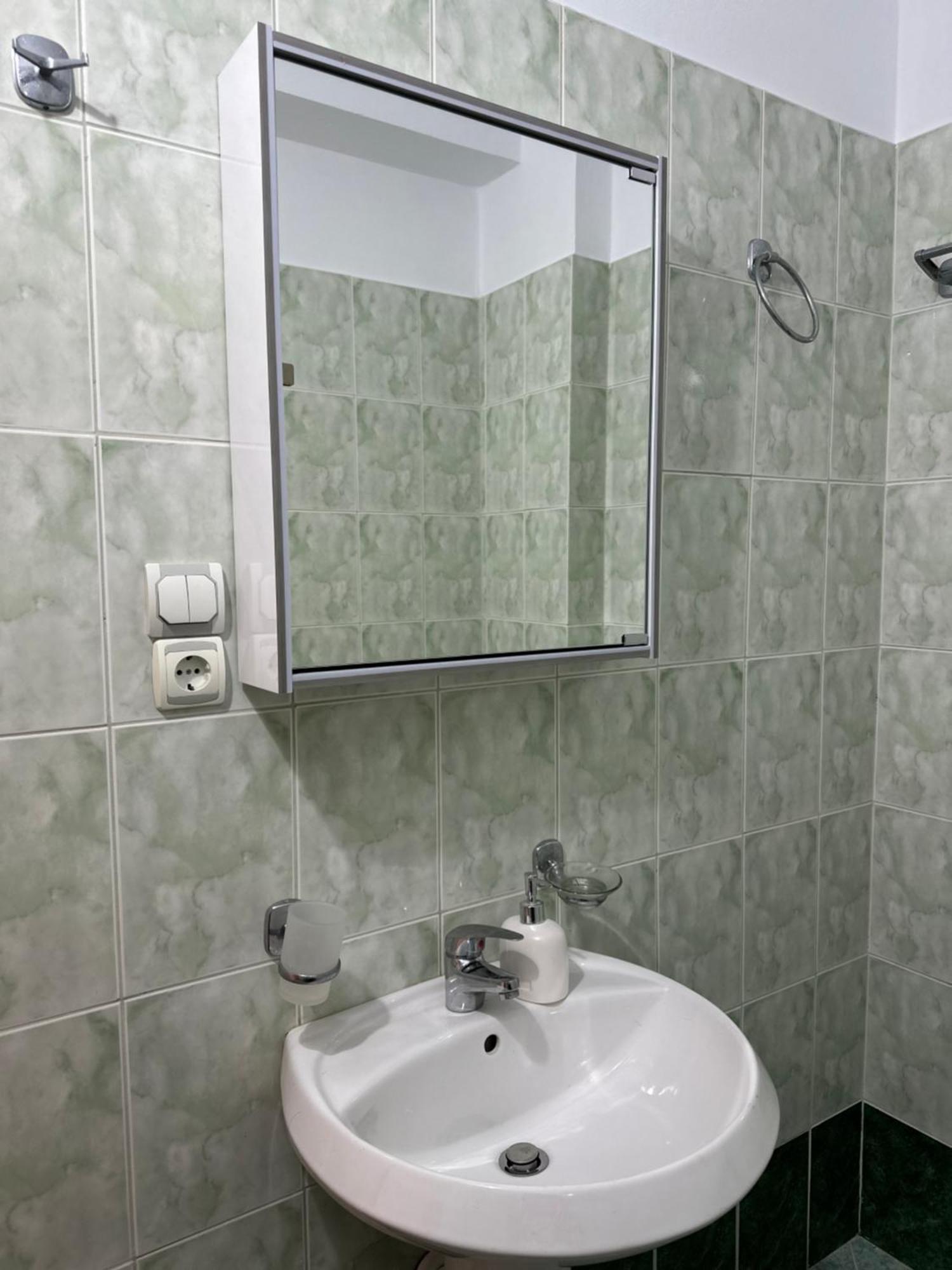 Vila Lemon Tree Sarandë 외부 사진